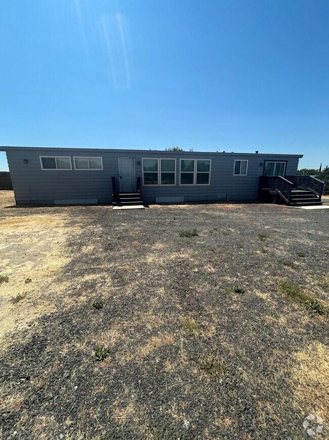 Building Photo - 12430 Lancaster Rd