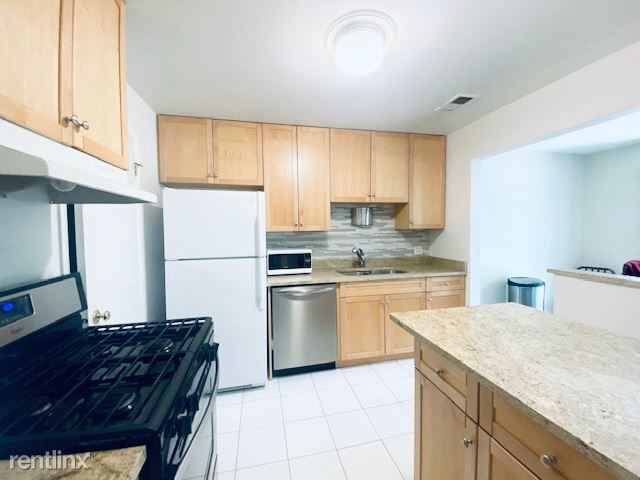Building Photo - 456 Thornhill Ln