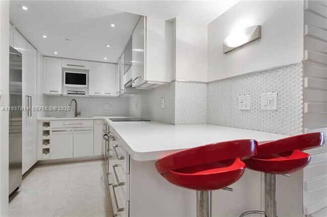 Foto del edificio - 2401 Collins Ave