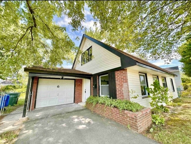 Building Photo - 6 Spindletop Ln