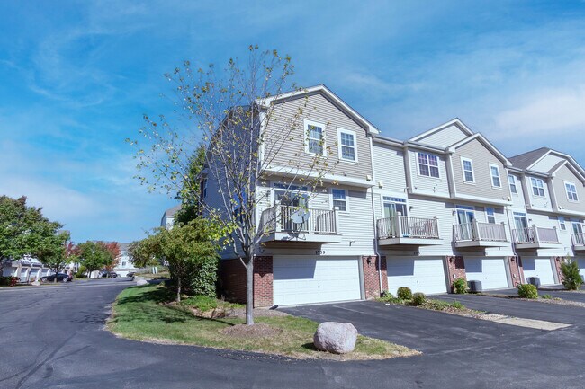 Building Photo - 1759 Dogwood Ln
