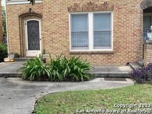 Foto del edificio - 245 E Lullwood Ave