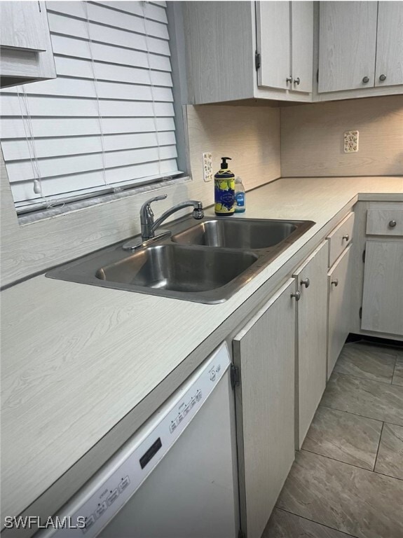 Building Photo - 4912 Tamiami Trl E