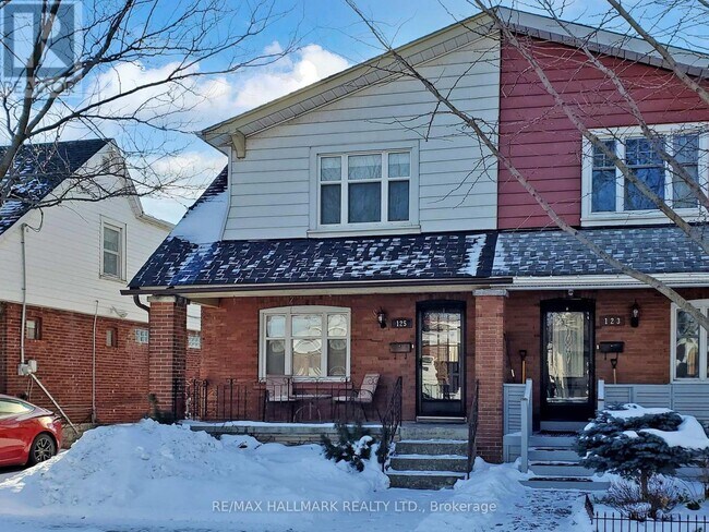 Photo du bâtiment - 125 Aldwych Ave