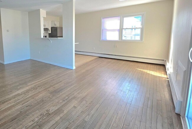 Building Photo - 2304 Hamilton Ave