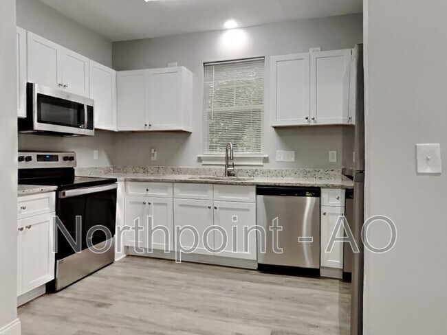 Building Photo - 1458 Rome Dr NW