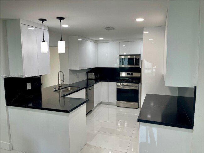 Foto del edificio - 6610 Cody St