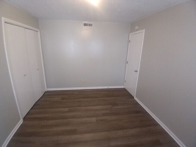 Foto del edificio - On-Site Laundry