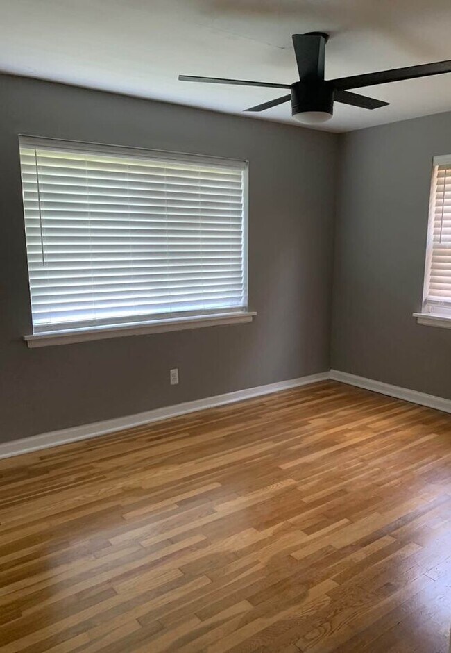 Foto del edificio - 1252 Buck Ave