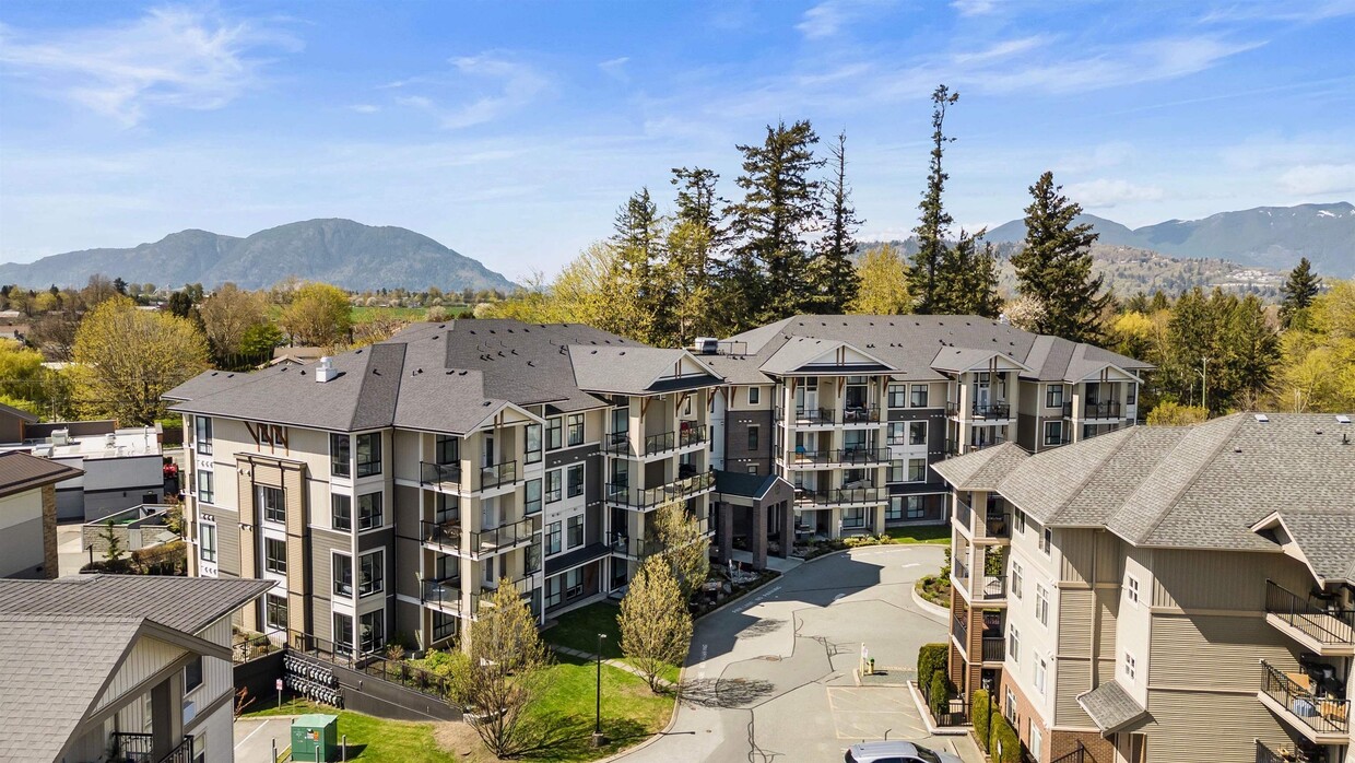 Photo principale - Bright & Spacious Open-Concept 1 Bed + Den Condo in Sardis — 2 Parking, In-Suite Laundry, Great L...