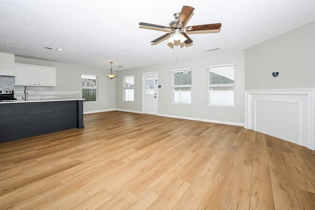 Foto del edificio - 711 Elderberry Way