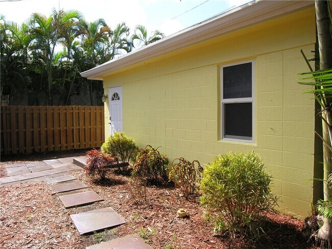 Foto del edificio - 421 NE 12th Ave