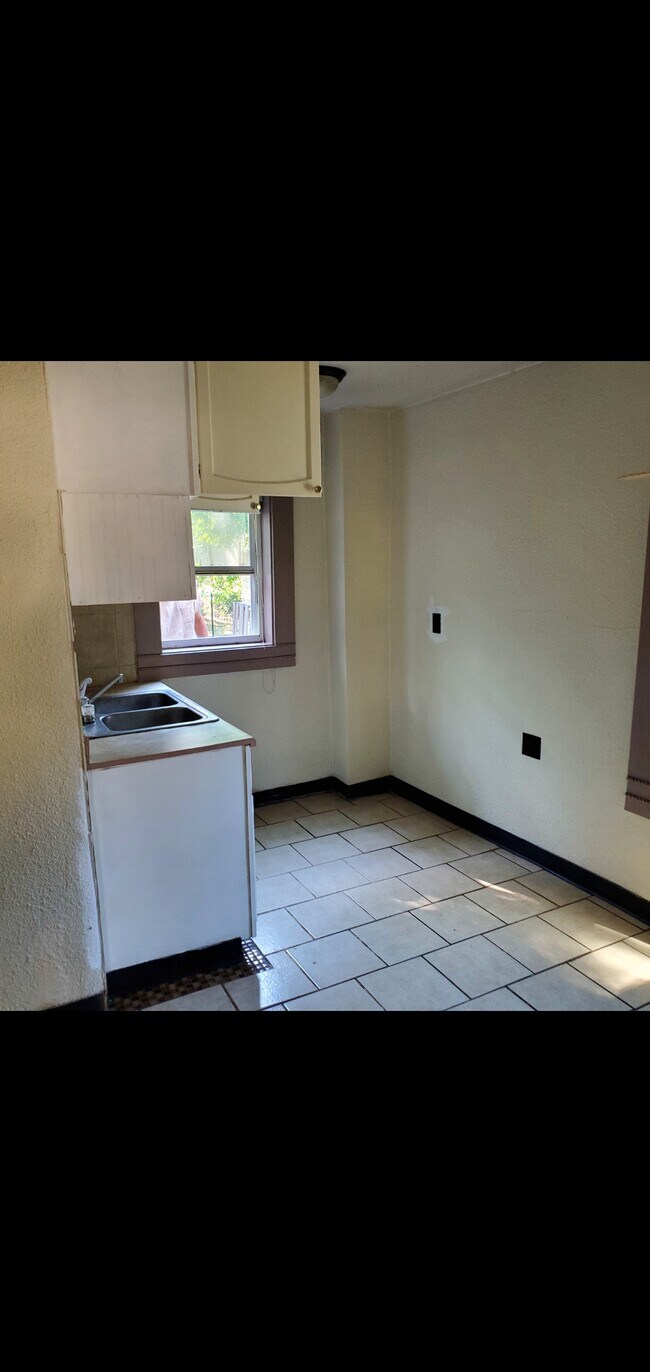 Building Photo - 1516 N Atlanta Ct