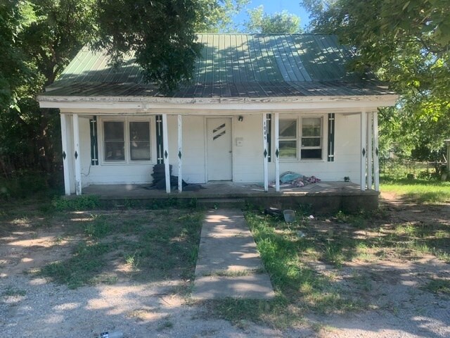 Primary Photo - 1005 W Tahlequah Ave