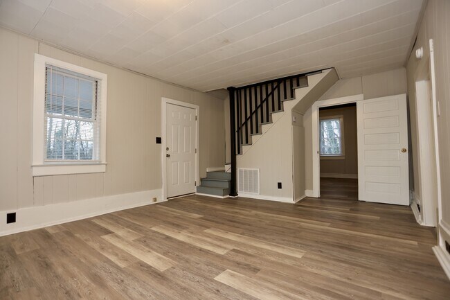 Foto del edificio - 634 W Bell St