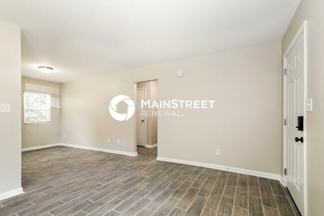 Building Photo - 3 Bedroom Pet-Friendly Home in Charlotte, NC with Main Street Renewal