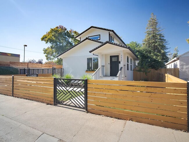 Photo - 1424 57th St House