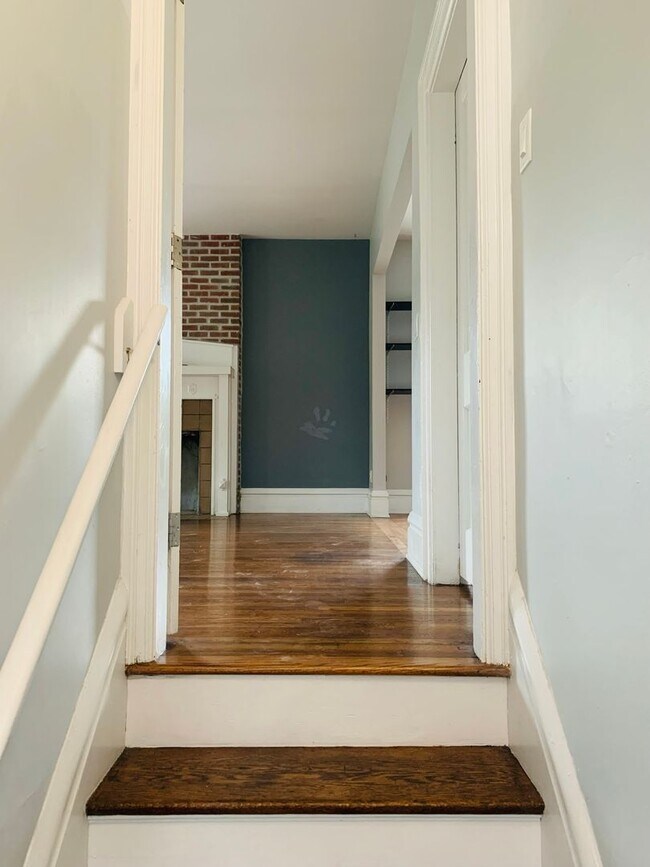 Foto del edificio - 3 bedroom 1.5 bath one block from Franklin Conservatory