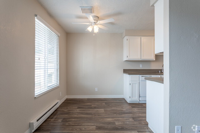 2BR, 1BA - 756 SF - Cheryl Lynn