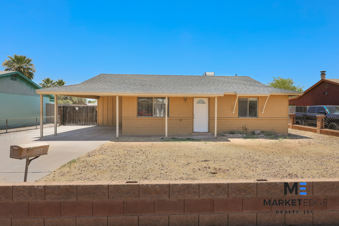 Foto principal - 2Bed/1Bath at 75th/Camelback! Ready for Im...