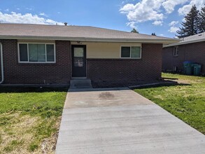 Building Photo - 1106 Cypress Dr