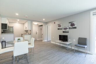 Interior Photo - High Pointe