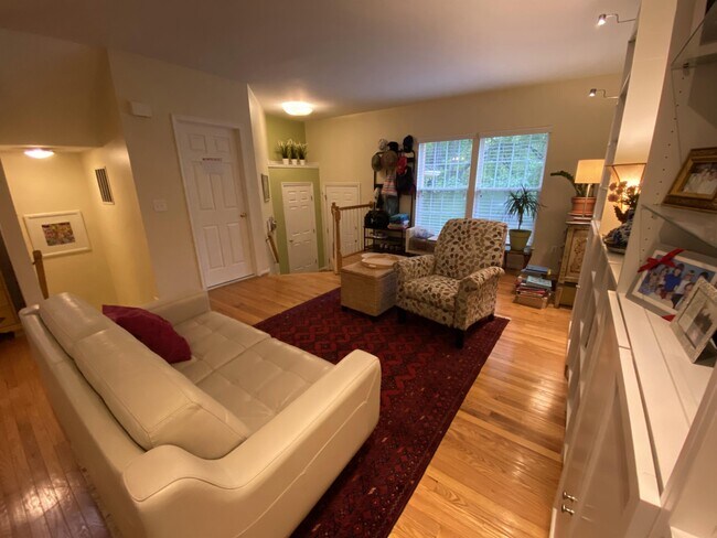 Foto del edificio - 1400 Park Garden Ln