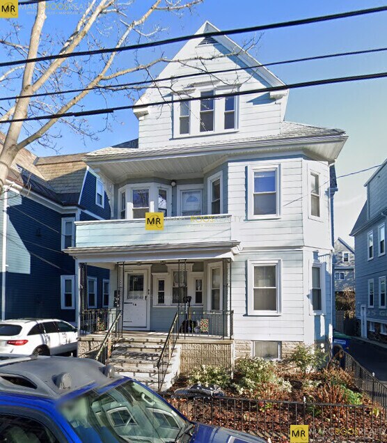 Foto del edificio - 14 Bay State Ave