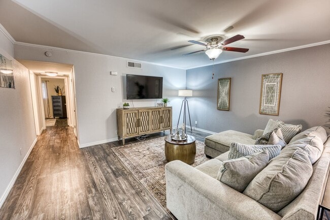 Building Photo - 3500 Greystone Dr