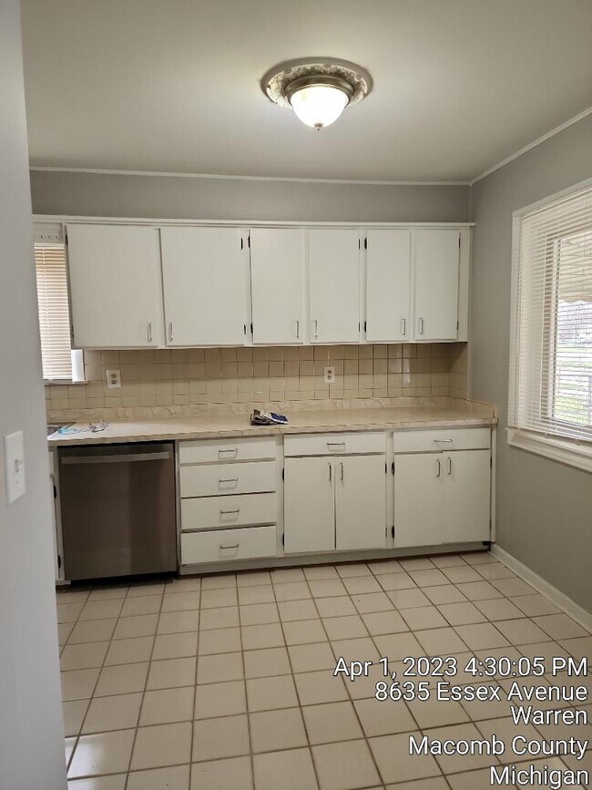 Foto del edificio - 8635 Essex Ave