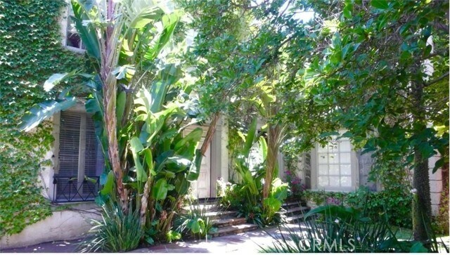 Foto del edificio - 5966 San Vicente Blvd