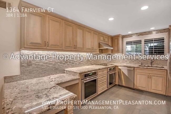 Foto del edificio - 1364 Fairview Ct