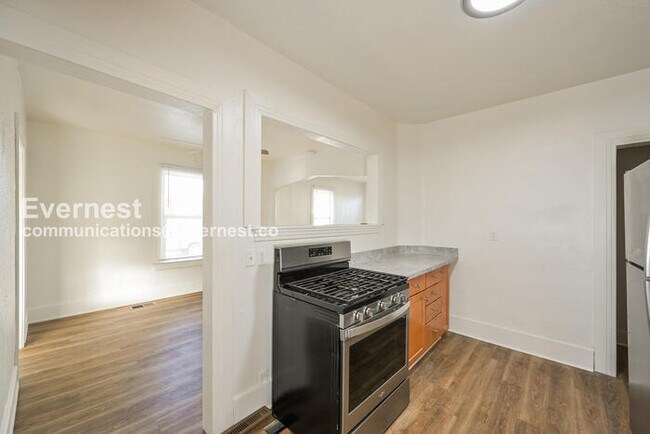 Foto del edificio - 4902 Meade St