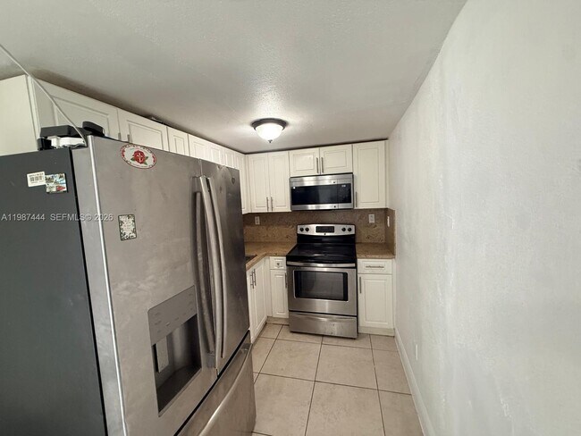 Foto del edificio - 2265 NW 100th St