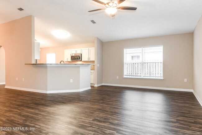 Foto del edificio - 2900 Stonegate Ln