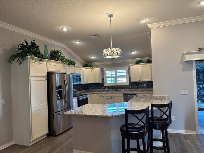 Foto del edificio - 523 Harlow Ln