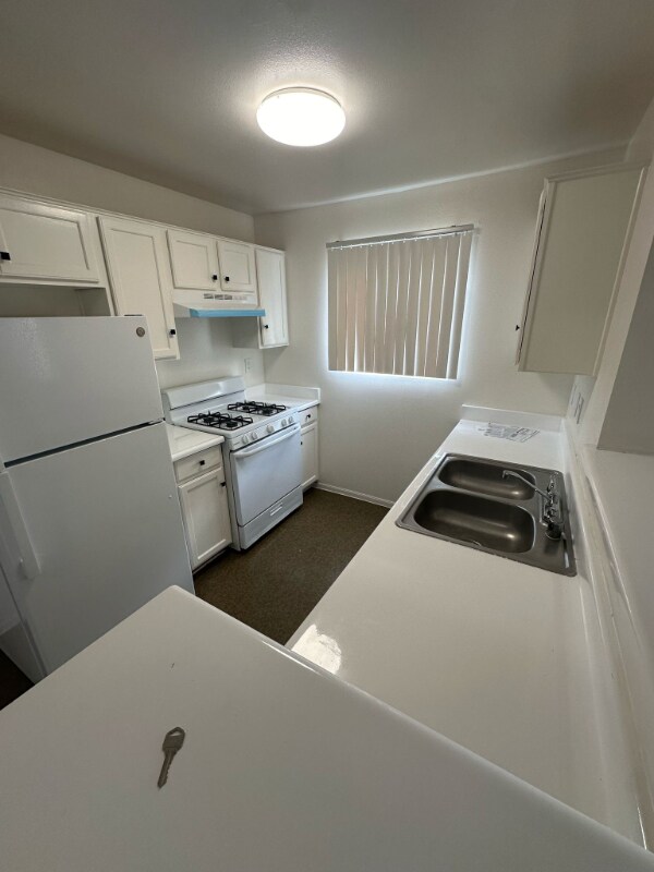 Foto principal - 9800 S Broadway