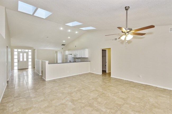 Building Photo - 1070 Big Oaks Blvd