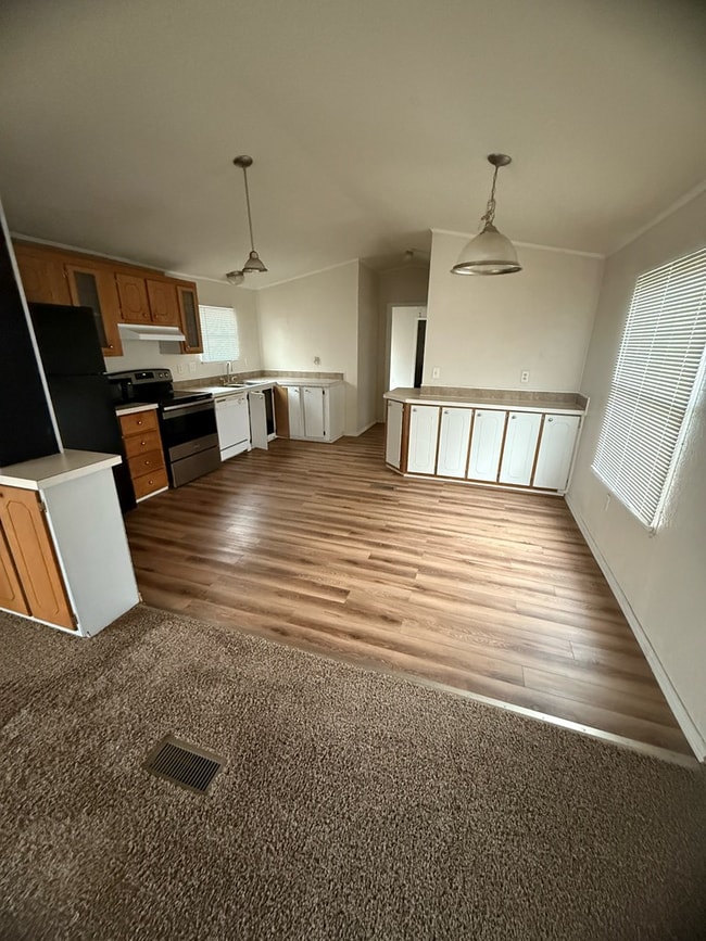 Building Photo - 6181 W Mulberry St