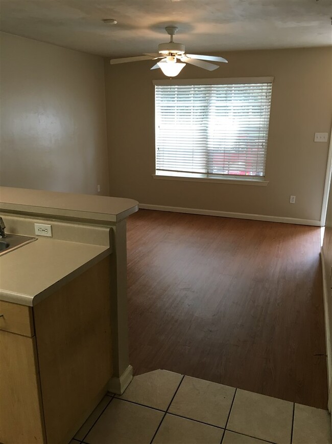 Building Photo - 1618 Belle Vue Way