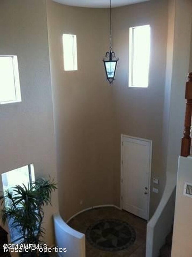 Building Photo - 5 br, 2.5 bath House - 2910 W Silver Fox Way