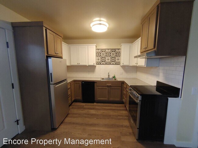 Building Photo - 181 E Tall Fir Ct