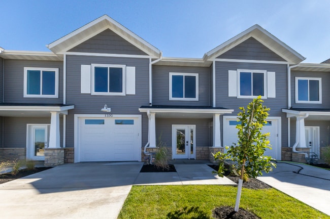 Building Photo - 1370 Autumn Ridge Ln