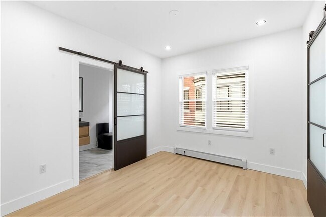 Foto del edificio - 170 Broadway, A