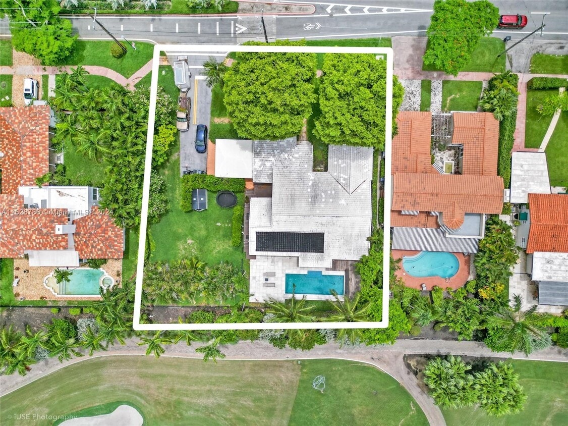 Primary Photo - 5860 La Gorce Dr
