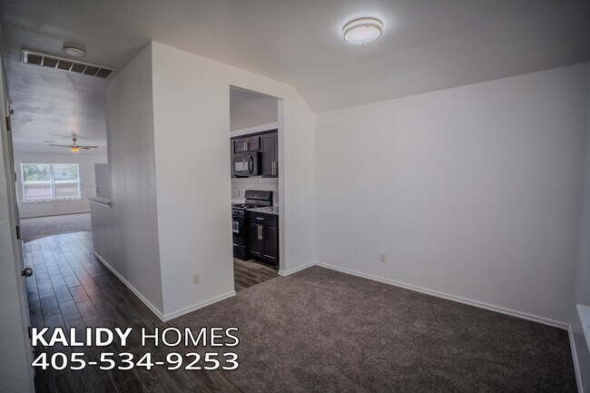 Building Photo - 412 Nathan Way