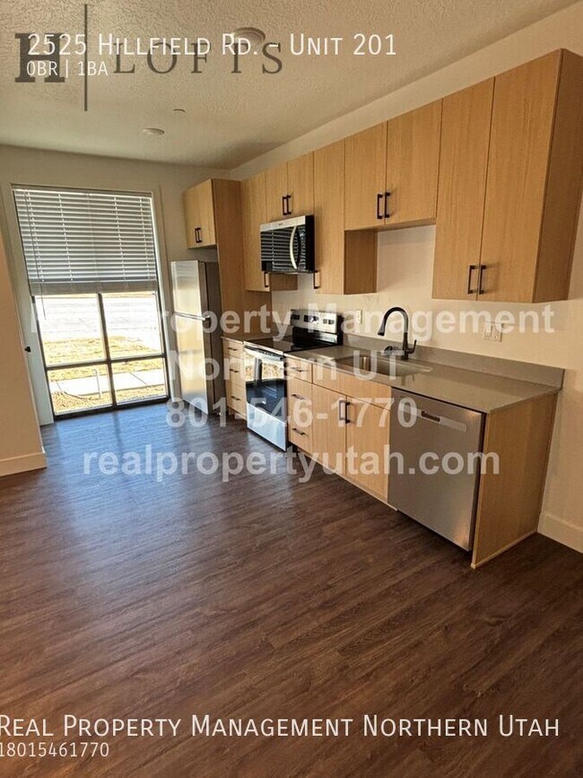 Foto del edificio - 2525 Hillfield Rd.-Unit 201