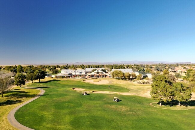 Foto del edificio - 4Bed/2.5Bath House at Litchfield/Greenway!...