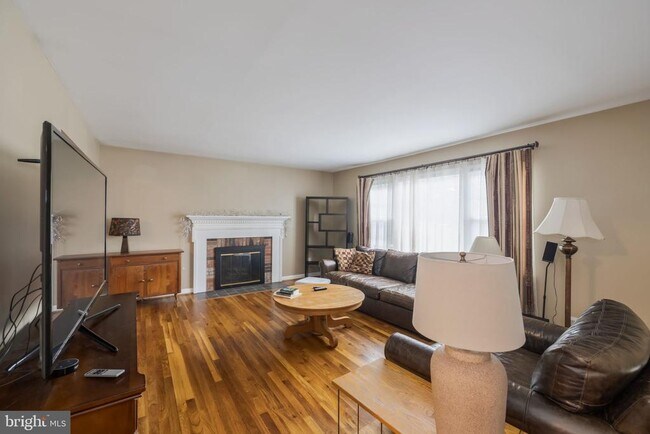 Foto del edificio - 7808 Suffolk Ct