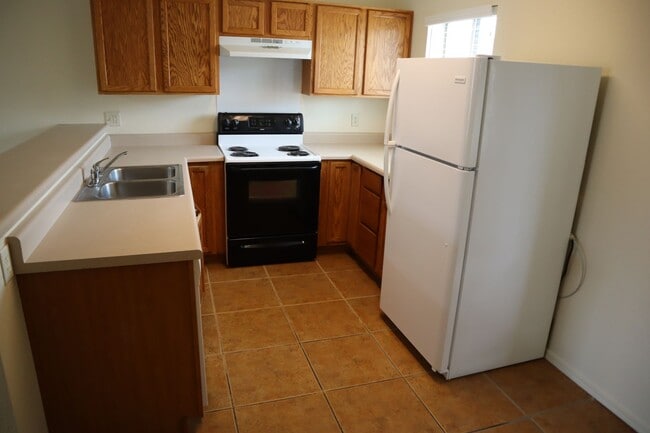 Foto del edificio - Cool Price, Hot Item!